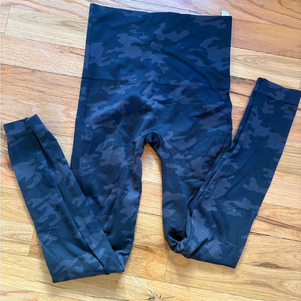 Spanx camo legging NWOT